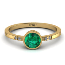 Bezel Minimalist Emerald Ring - Kinsley No. 4 image 1