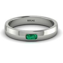 Emerald_cut_Emerald_band_2.jpg