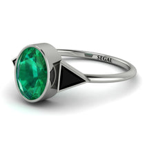 Geometrical_bezel_Emerald_Ring_3.jpg
