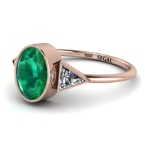 Geometrical_bezel_Emerald_Ring_3.jpg