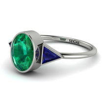 Geometrical_bezel_Emerald_Ring_3.jpg