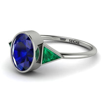 Geometrical_bezel_Sapphire_Ring_3.jpg