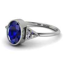 Geometrical_bezel_Sapphire_Ring_3.jpg