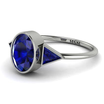 Geometrical_bezel_Sapphire_Ring_3.jpg