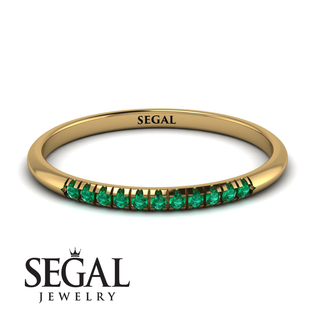 Half Eternity Band With Emerald - Ayla No. 4