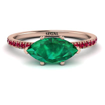 Marqise_Emerald_engagement_ring_2.jpg