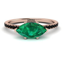 Marqise_Emerald_engagement_ring_2.jpg
