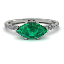 Marqise_Emerald_engagement_ring_2.jpg