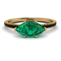 Marqise_Emerald_engagement_ring_2.jpg