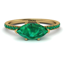 Marqise_Emerald_engagement_ring_2.jpg