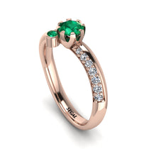 delicate_emerald_engagement_ring1.jpg