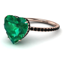 heart_shape_Emerald_ring_3.jpg