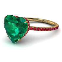 heart_shape_Emerald_ring_3.jpg