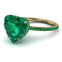 heart_shape_Emerald_ring_3.jpg