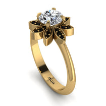 round_diamond_flower_ring1.jpg